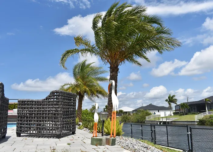 Canal Waterfront House-Pool-Fishing And Game Room