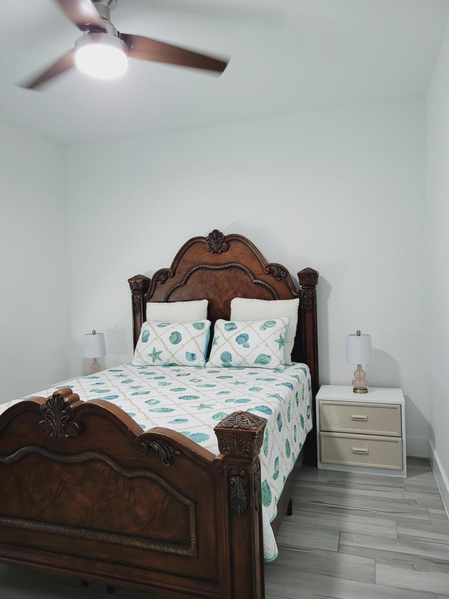Canal Waterfront House-pool-fishing And Game * Cape Coral