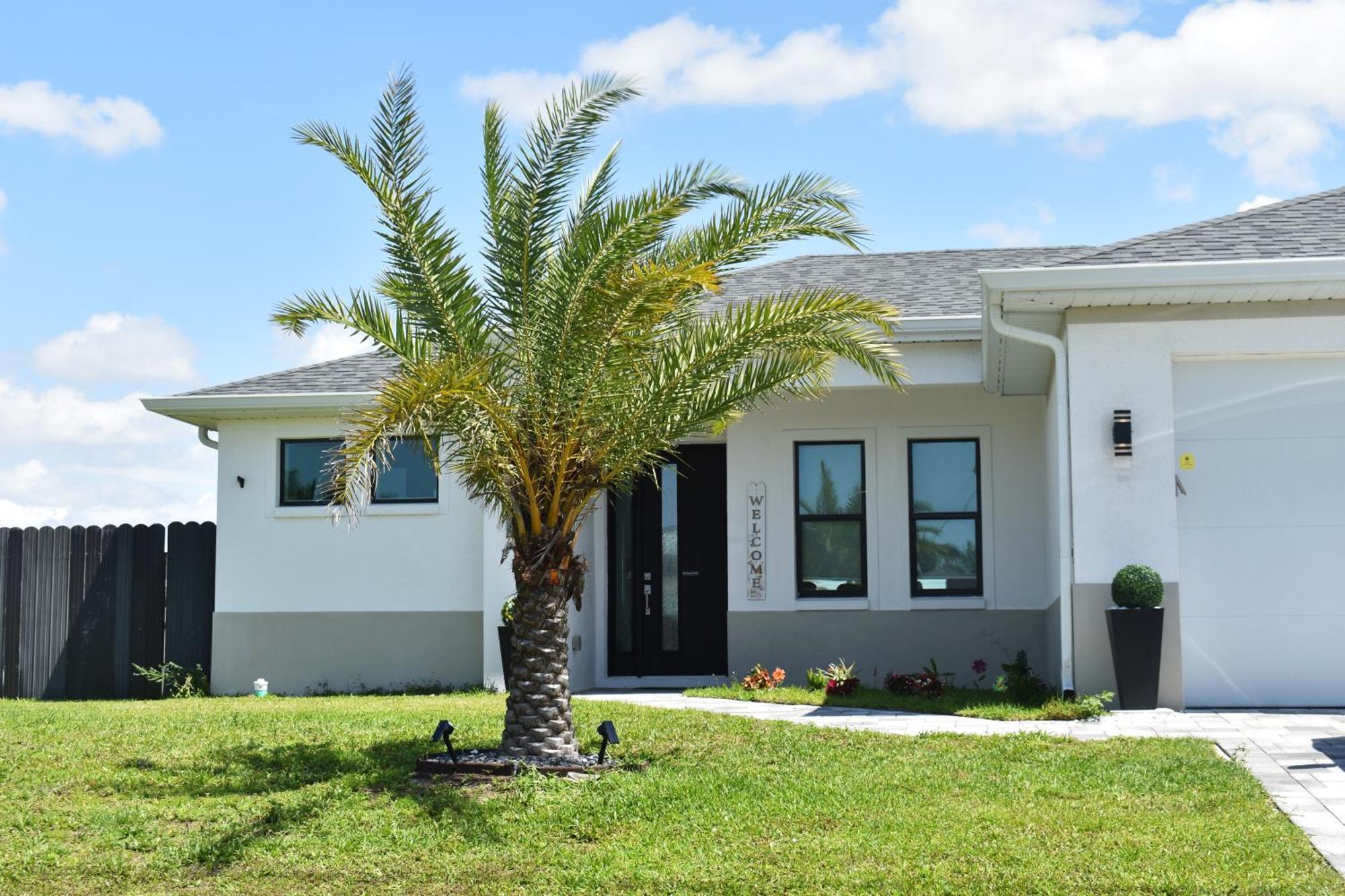 Holiday home Canal Waterfront House-pool-fishing And Game Cape Coral